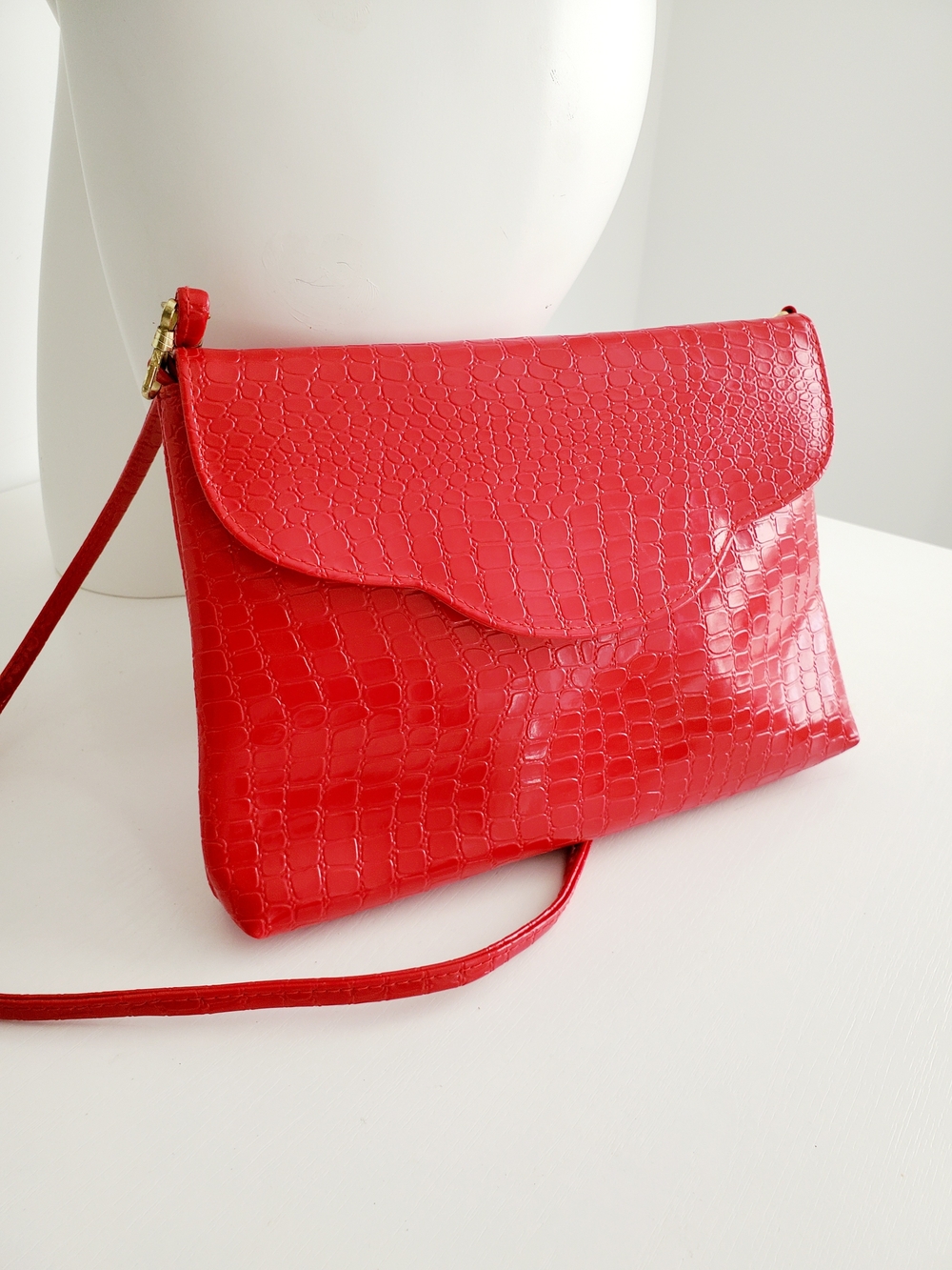 Vintage Red Croc-Embossed Crossbody Bag